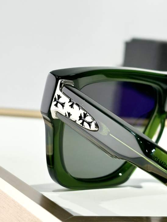 Picture of Chrome Hearts Sunglasses _SKUfw66527571fw